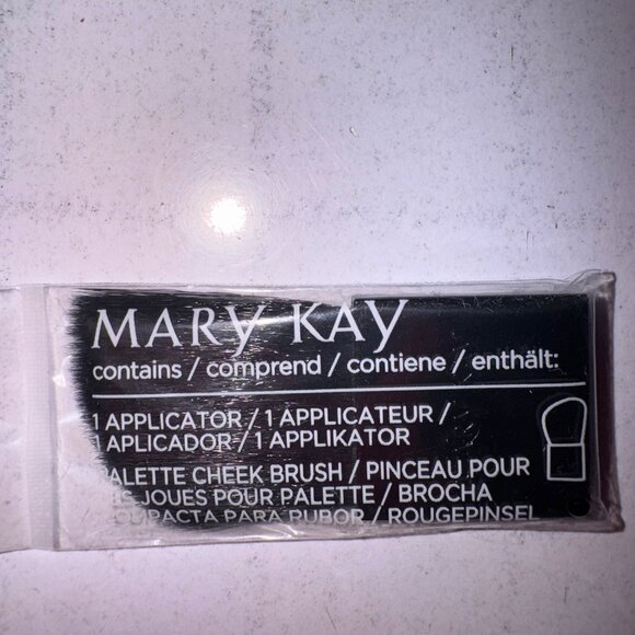 Mary Kay Palette Cheek Brush - Picture 1 of 4